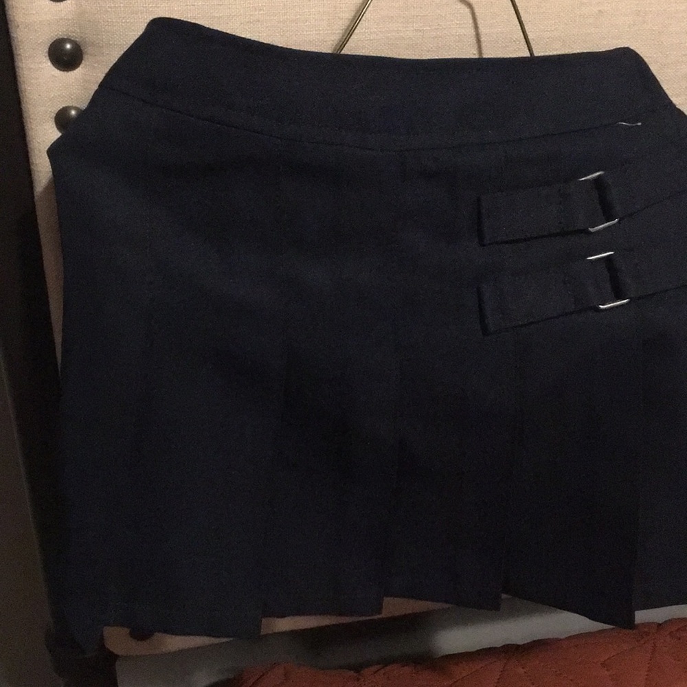 Girl short